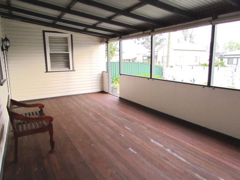 9 Lewis Street, Greta NSW 2334