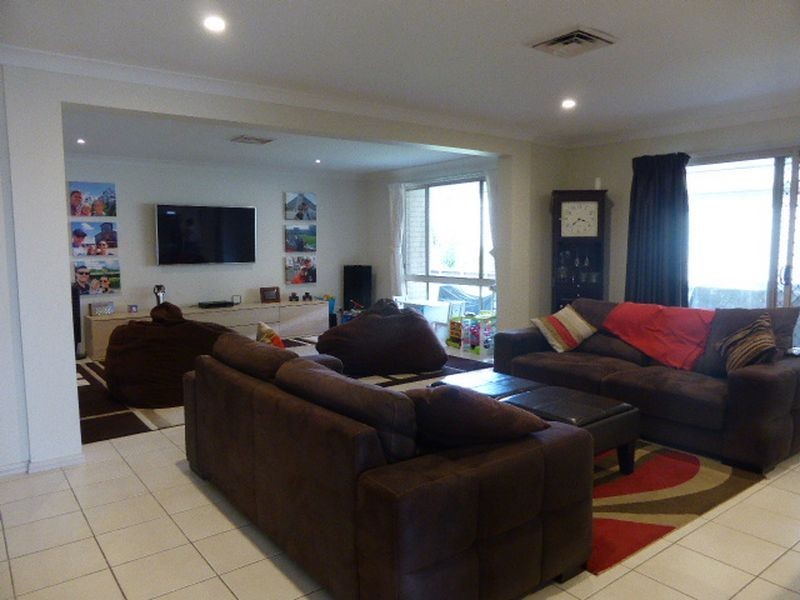 46 Casey Drive, Singleton NSW 2330