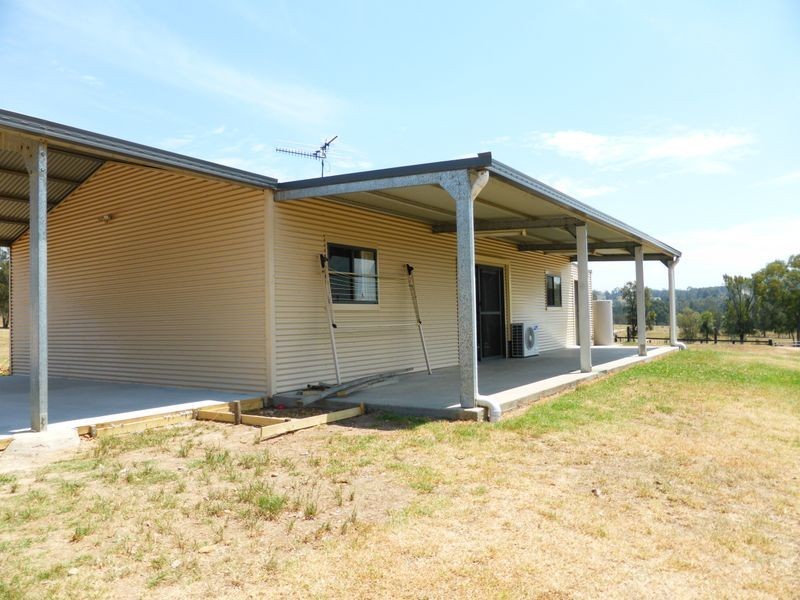 * Sunnyside Lane, Singleton NSW 2330