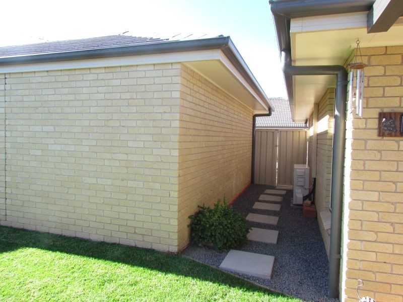 2/14 Pioneer Road, Singleton NSW 2330