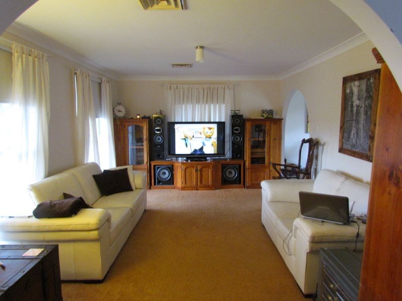 8 Church Street, Branxton NSW 2335