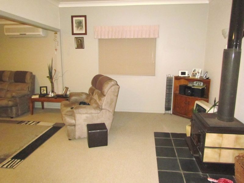 76 Sale Street, Greta NSW 2334
