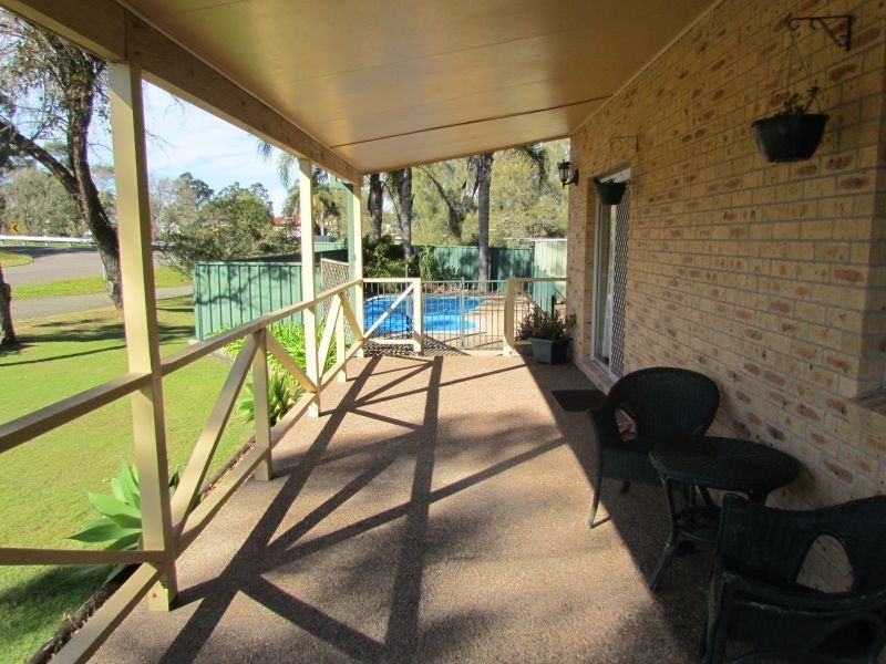 76 Sale Street, Greta NSW 2334
