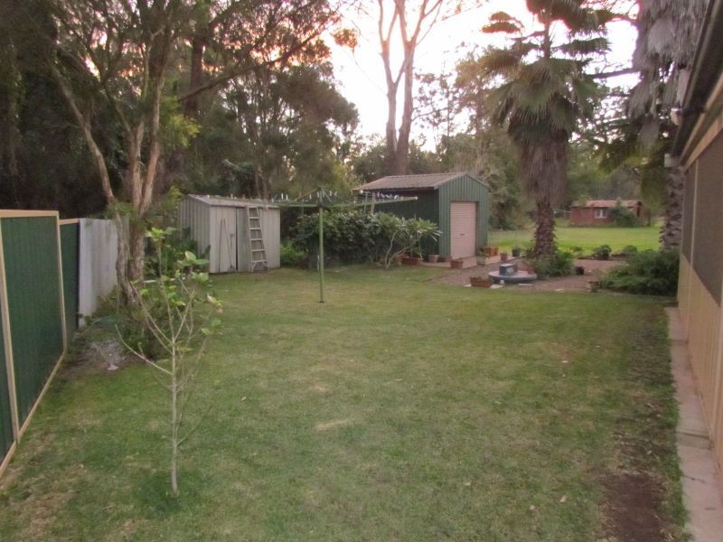 76 Sale Street, Greta NSW 2334