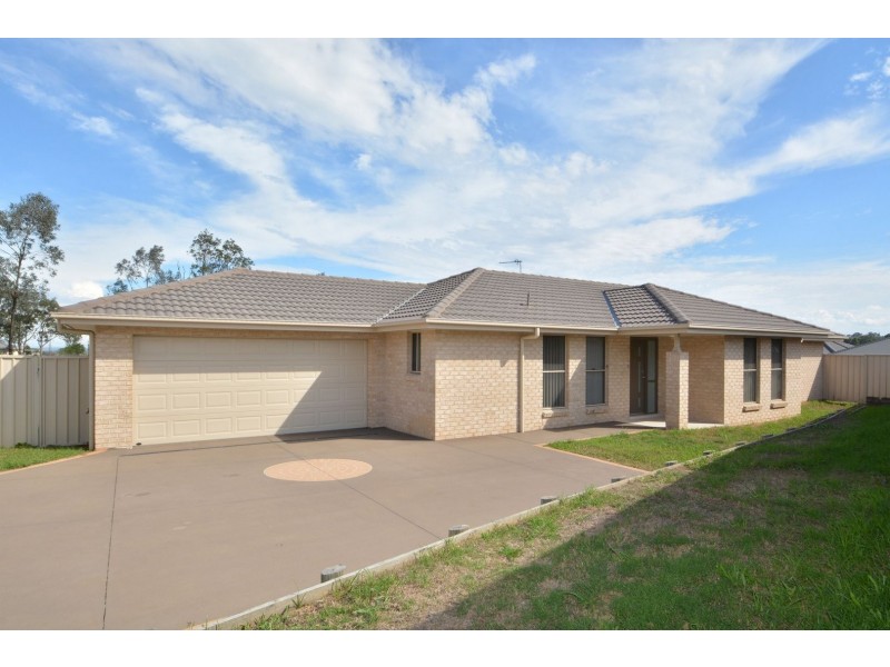 6 Joss Close, Singleton NSW 2330