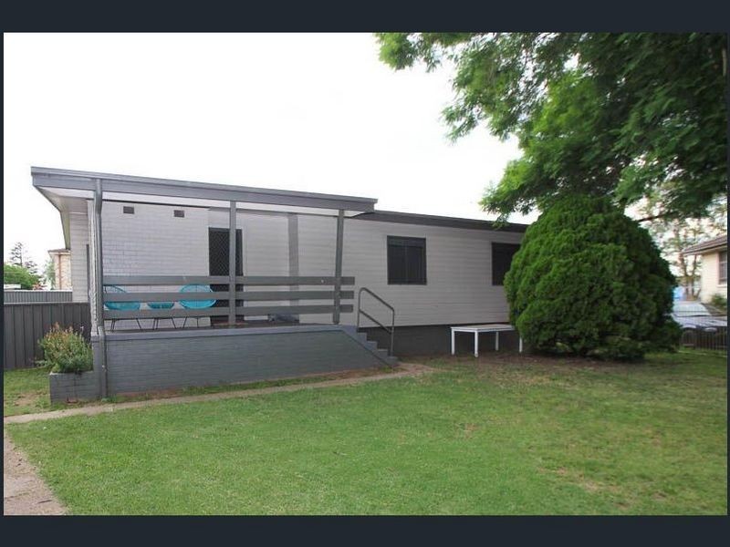 3 Moore Close, Singleton NSW 2330