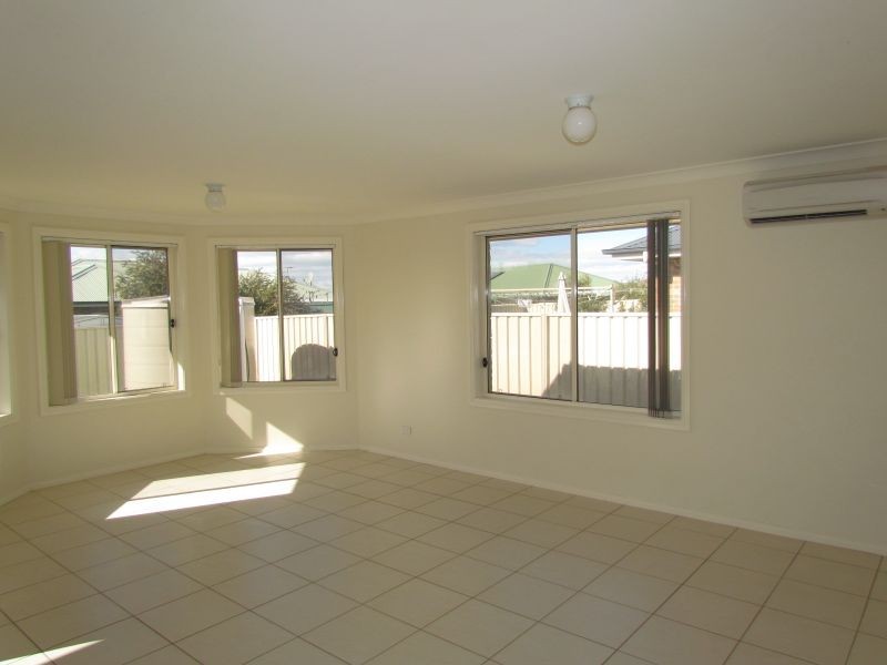 2/74 Wattle Ponds Road, Singleton NSW 2330