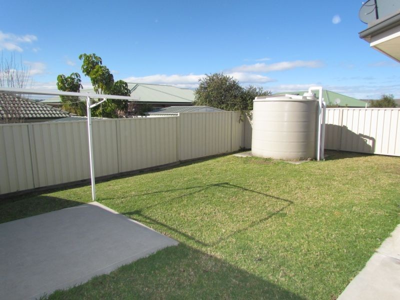 2/74 Wattle Ponds Road, Singleton NSW 2330