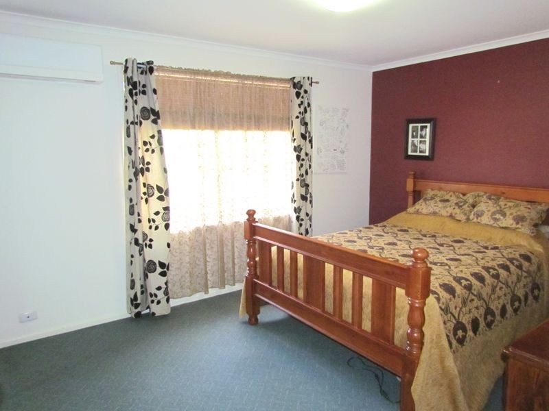 24 Lakes Folly Drive, Branxton NSW 2335