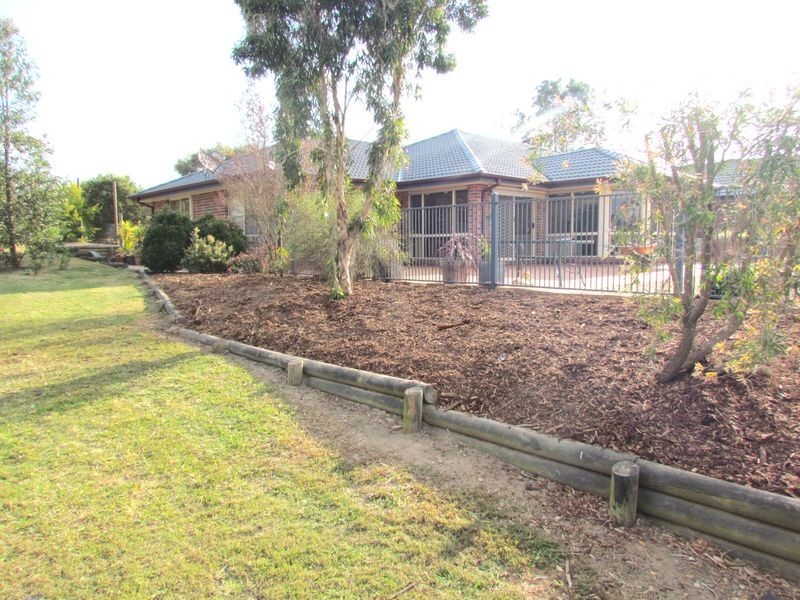 24 Lakes Folly Drive, Branxton NSW 2335