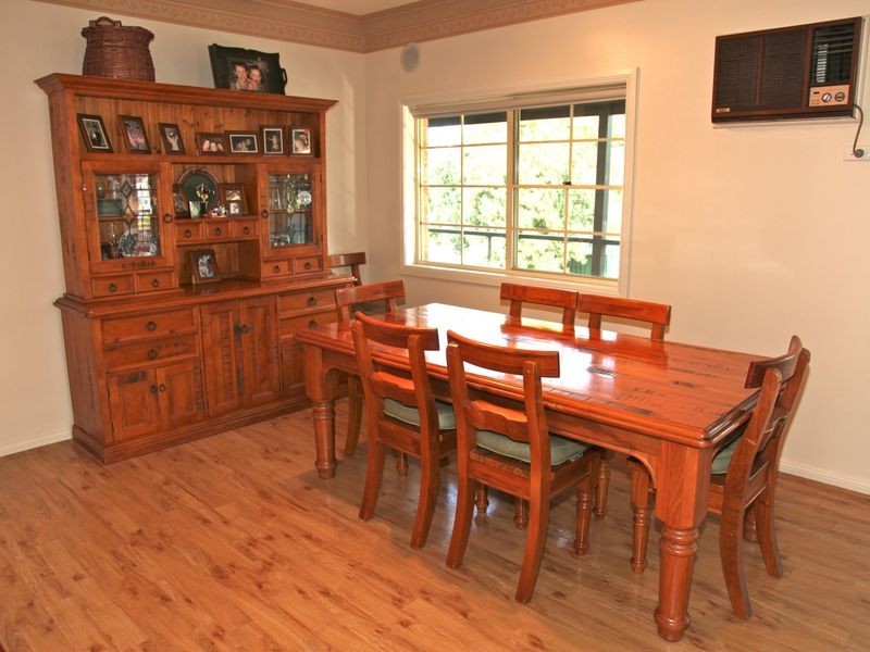 15 West Cranston Avenue, Singleton NSW 2330