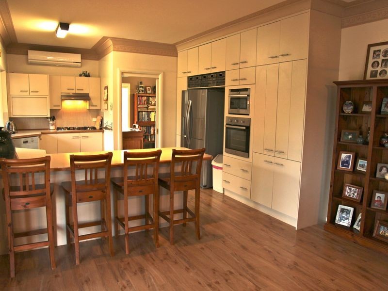 15 West Cranston Avenue, Singleton NSW 2330