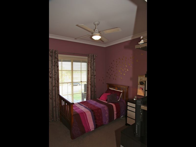 15 West Cranston Avenue, Singleton NSW 2330