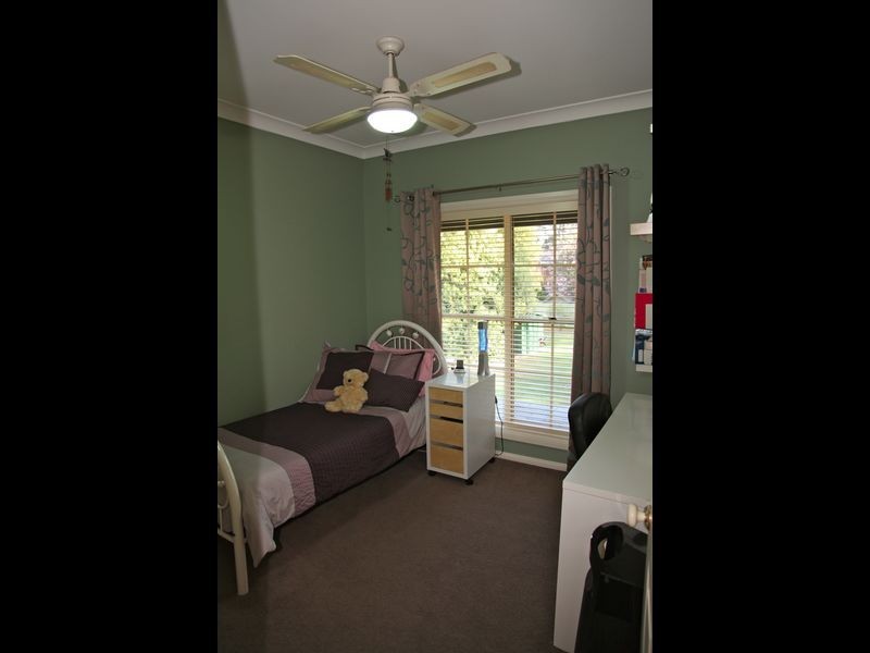 15 West Cranston Avenue, Singleton NSW 2330