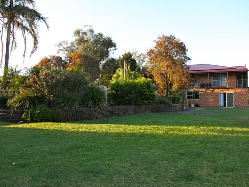 15 West Cranston Avenue, Singleton NSW 2330