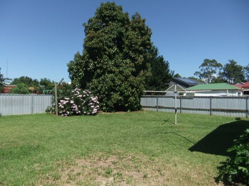 7 Collett Avenue, Singleton NSW 2330