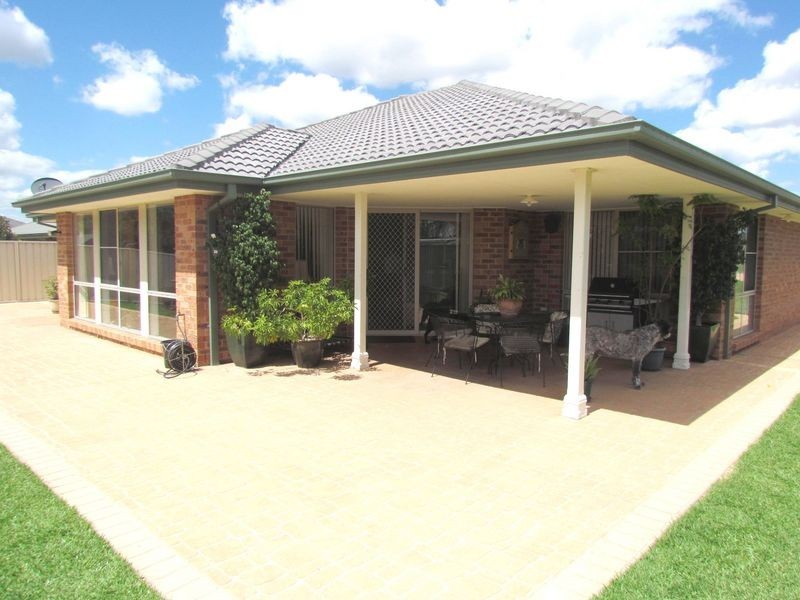 4 Carley Close, Singleton NSW 2330