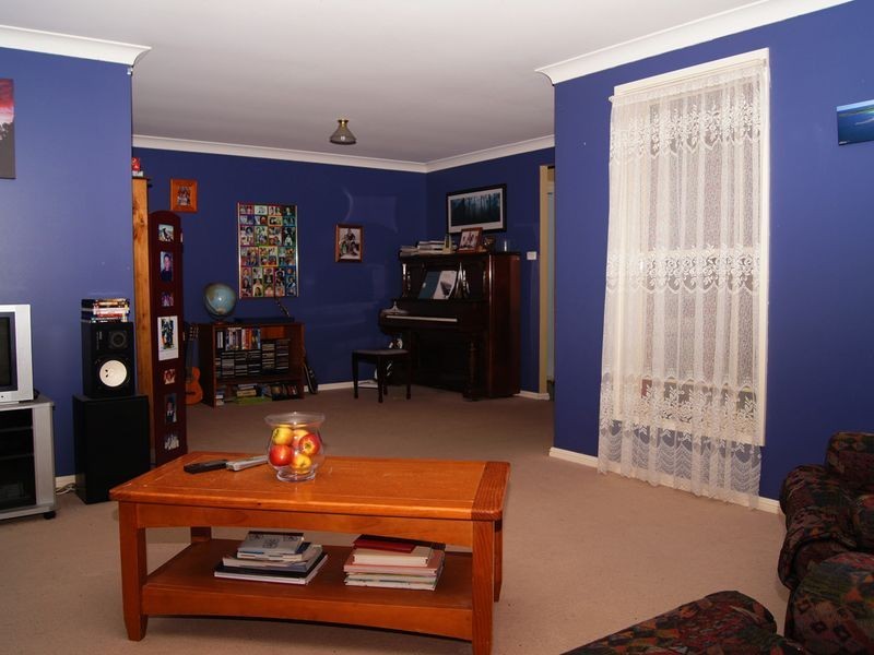 42 Casey Drive, Singleton NSW 2330