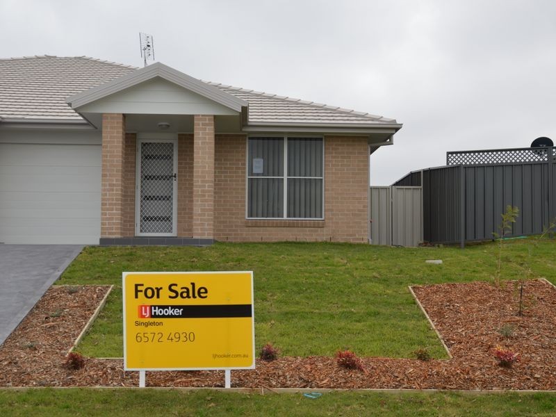 2/11 Pioneer Road, Singleton NSW 2330