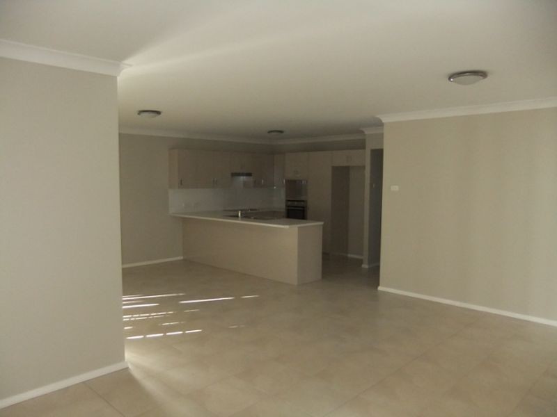 2/11 Pioneer Road, Singleton NSW 2330