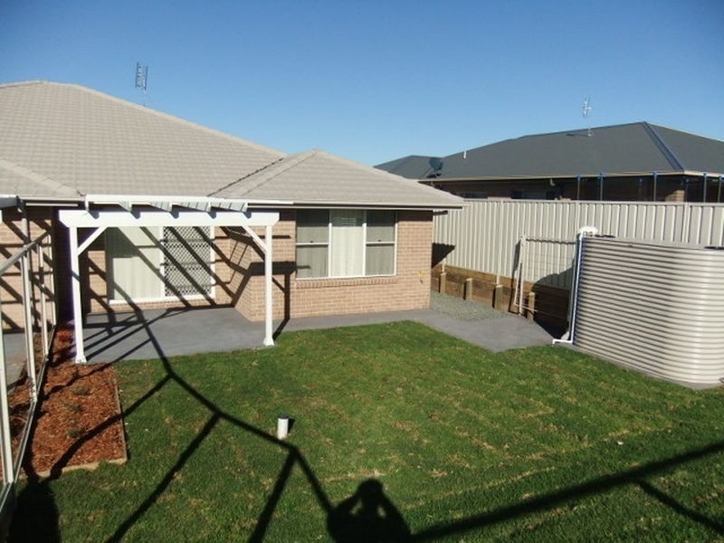 2/11 Pioneer Road, Singleton NSW 2330
