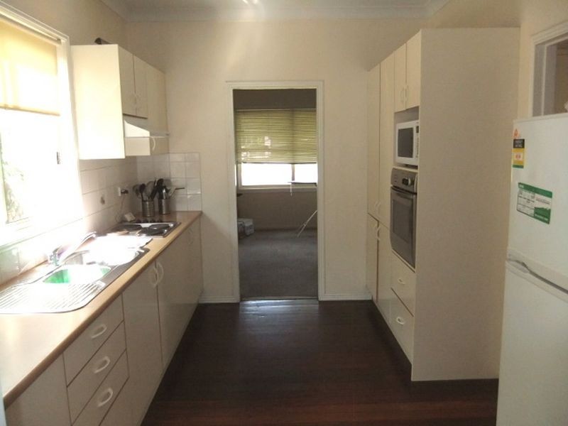 18 Collett Avenue, Singleton NSW 2330