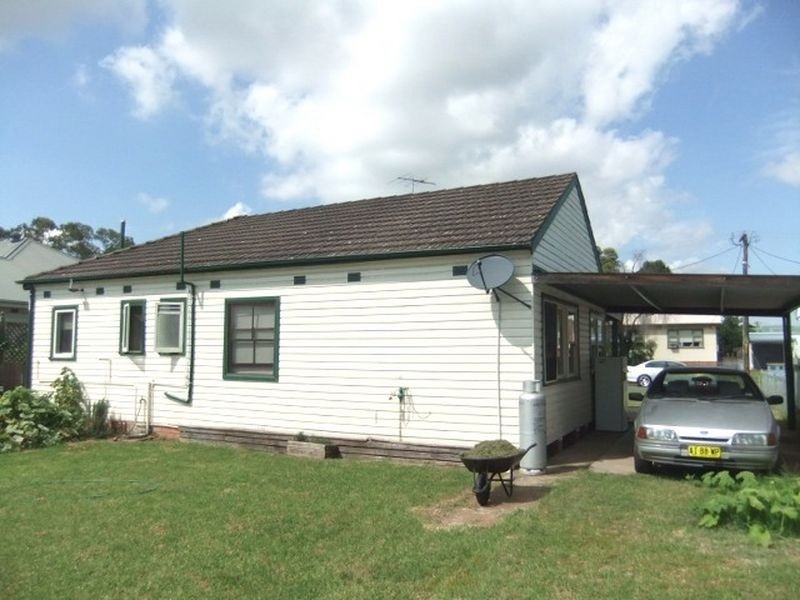 18 Collett Avenue, Singleton NSW 2330