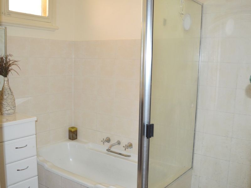 1 White Avenue, Singleton NSW 2330