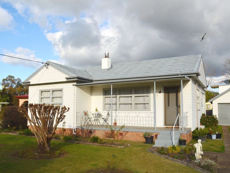 47 William Street, Singleton NSW 2330