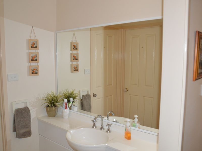 6b Cox Place, Singleton NSW 2330