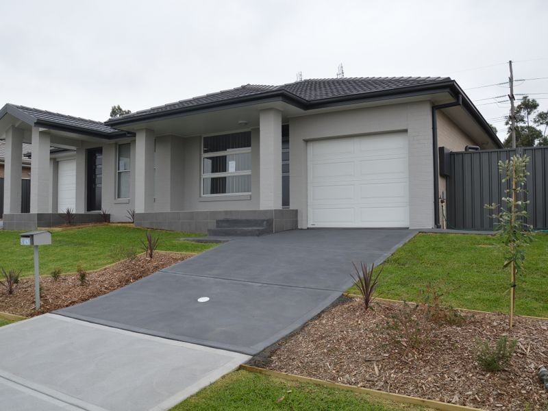 2/141 McMahon Way, Singleton NSW 2330