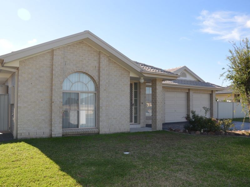 66 Casey Drive, Singleton NSW 2330