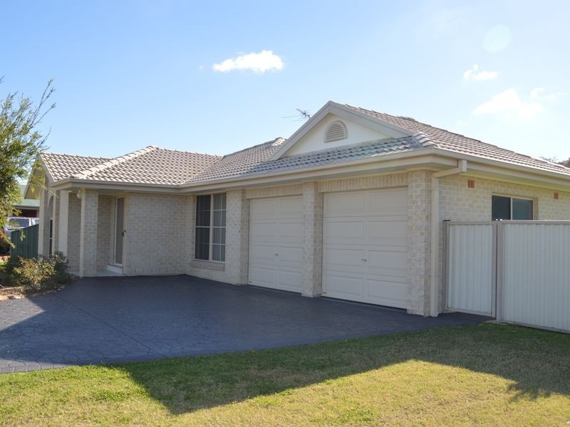 66 Casey Drive, Singleton NSW 2330