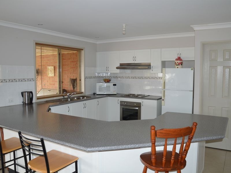 3A Vickers Close, Singleton NSW 2330
