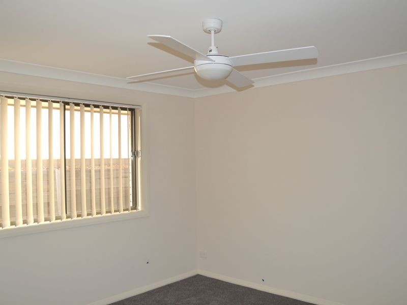 2/6 McGrogan Avenue, Singleton NSW 2330