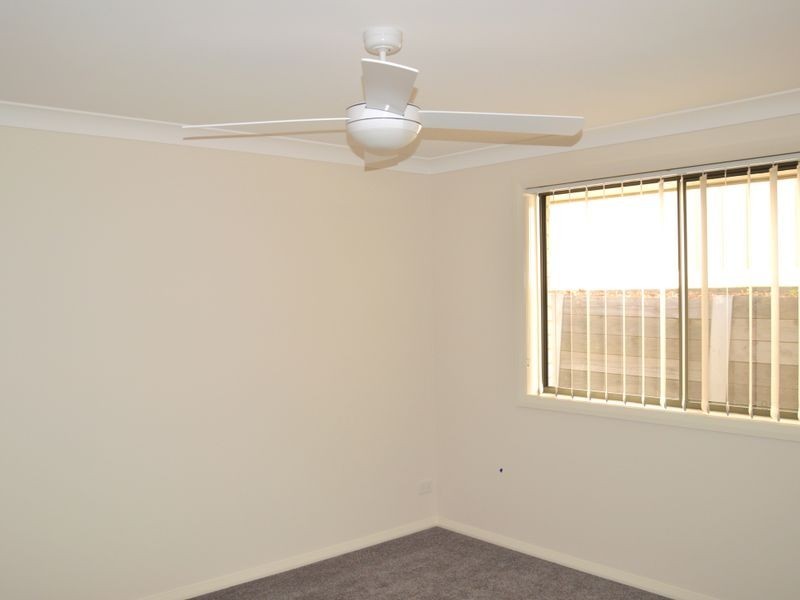 2/6 McGrogan Avenue, Singleton NSW 2330