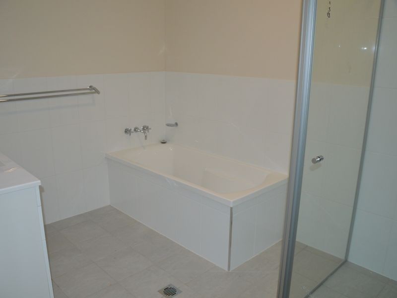 2/6 McGrogan Avenue, Singleton NSW 2330