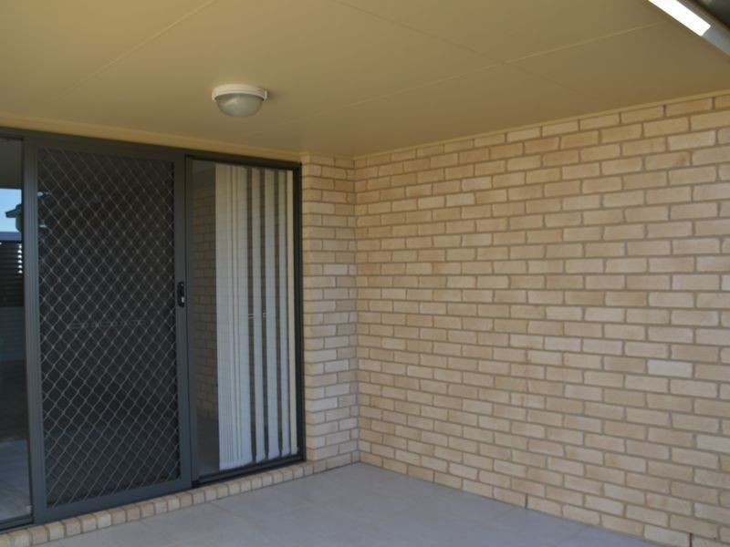 2/6 McGrogan Avenue, Singleton NSW 2330