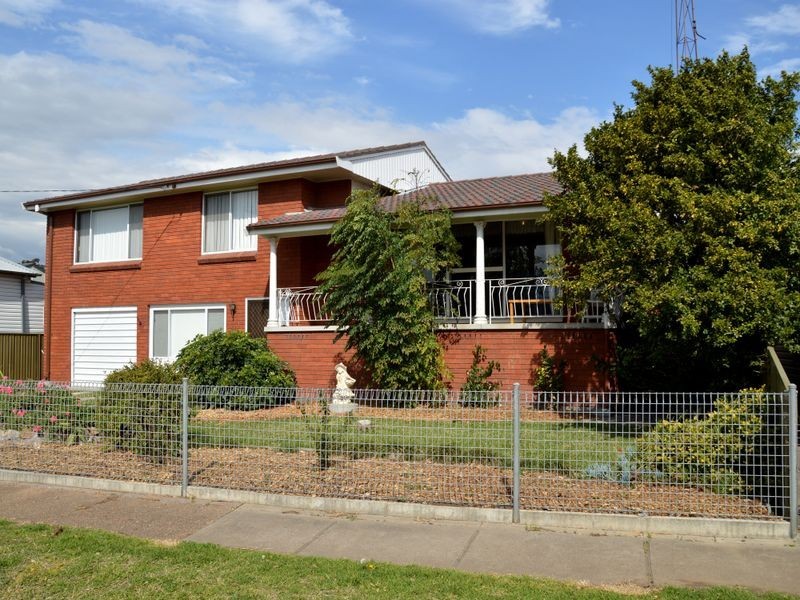17 Macquarie Street, Singleton NSW 2330