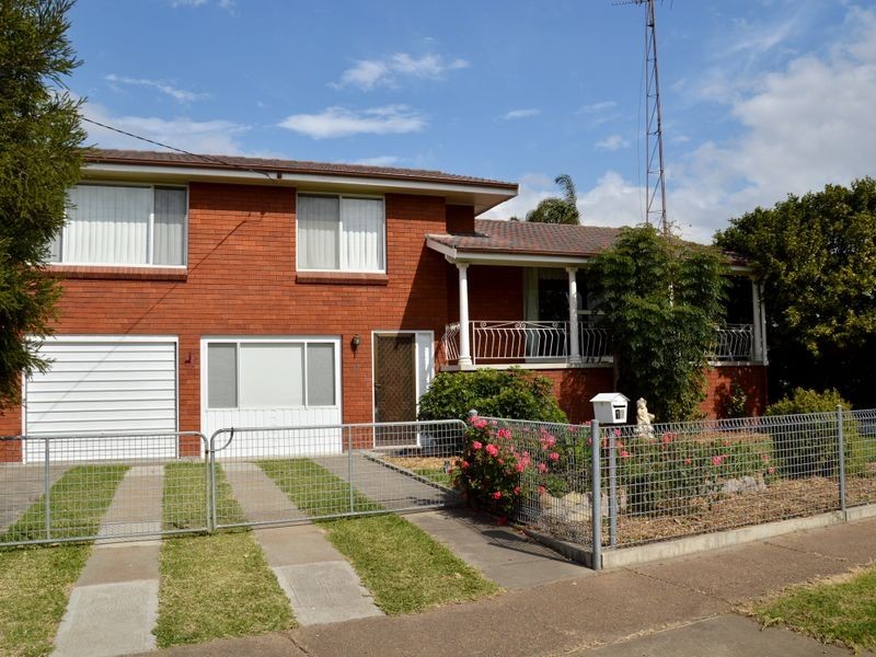 17 Macquarie Street, Singleton NSW 2330