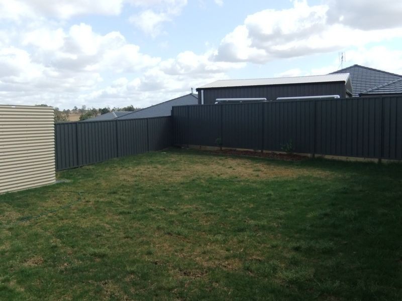 1/6 McGrogan Avenue, Singleton NSW 2330