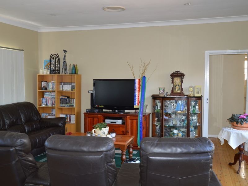 38 Lawson Avenue, Singleton NSW 2330