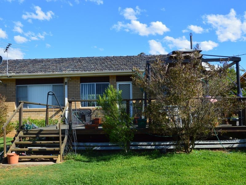 38 Lawson Avenue, Singleton NSW 2330