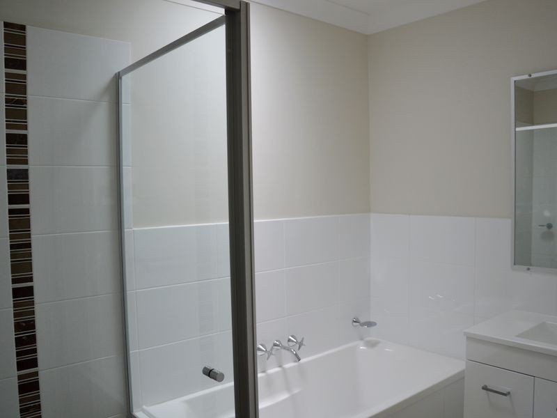 2/27 Broomfield Street, Singleton NSW 2330