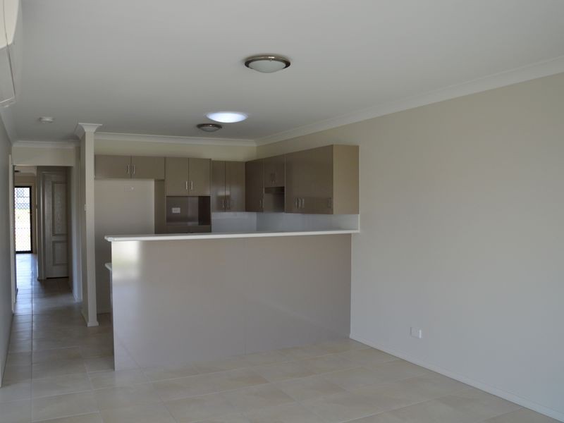 2/27 Broomfield Street, Singleton NSW 2330