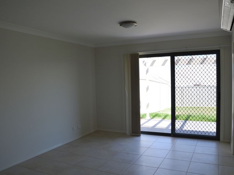 2/27 Broomfield Street, Singleton NSW 2330