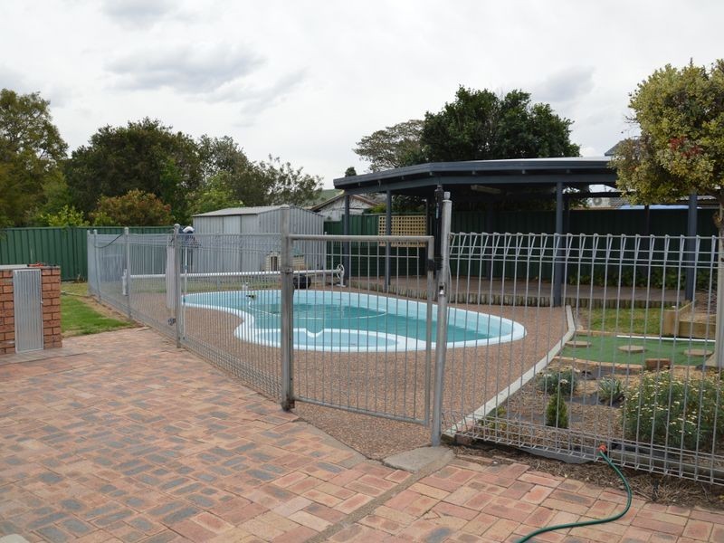 6 Woodward Avenue, Singleton NSW 2330