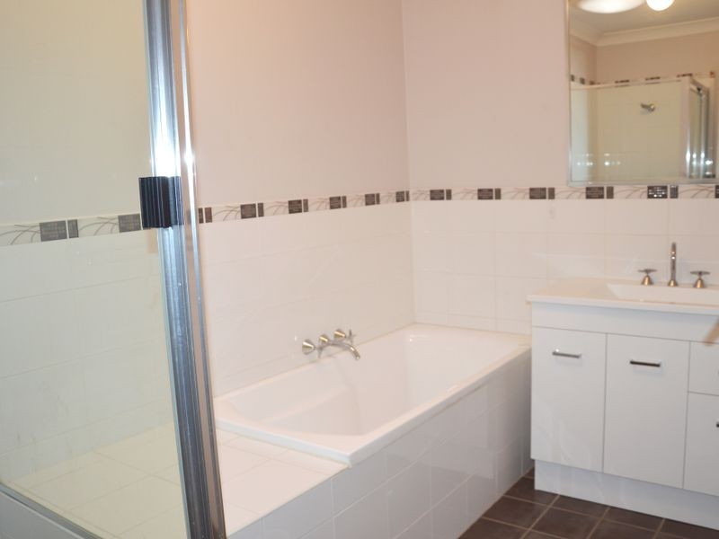 2/40 Pioneer Road, Singleton NSW 2330