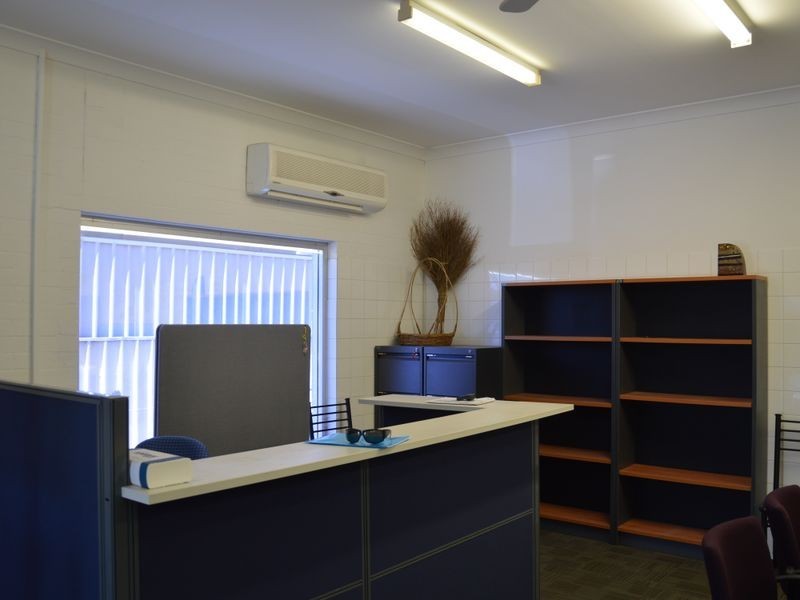 2/96 John Street, Singleton NSW 2330
