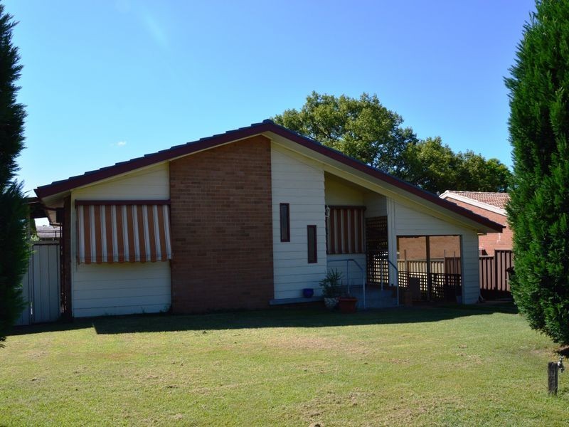 9 James Cook Avenue, Singleton NSW 2330
